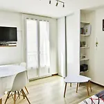Des Jardins, Wifi, Centre Luchon شقة