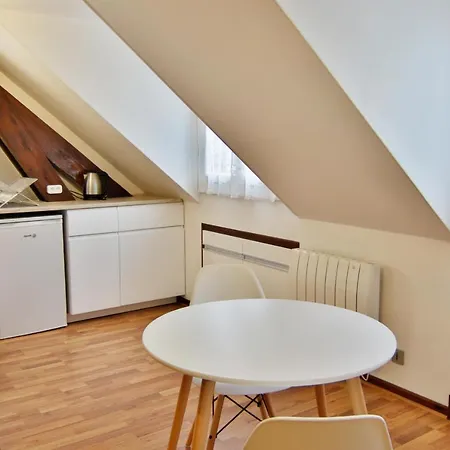 Апартаменты Des Jardins, Wifi, Centre Luchon Bagneres-de-Luchon