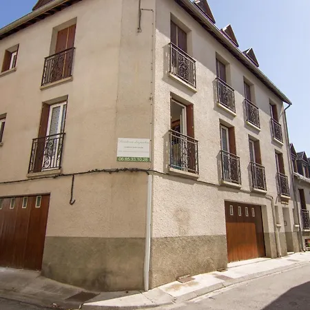 Des Jardins, Wifi, Centre Luchon Апартаменты
