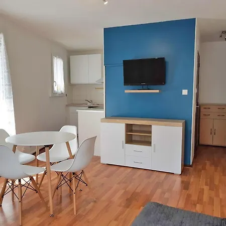 Апартаменты Des Jardins, Wifi, Centre Luchon Bagneres-de-Luchon